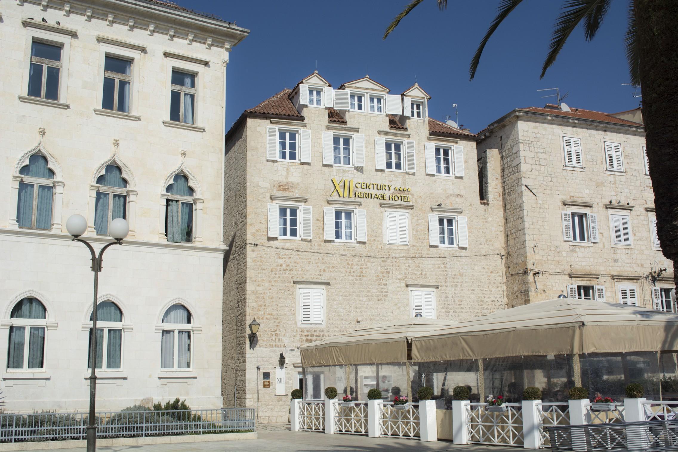 XII Century Heritage Hotel Трогир Екстериор снимка