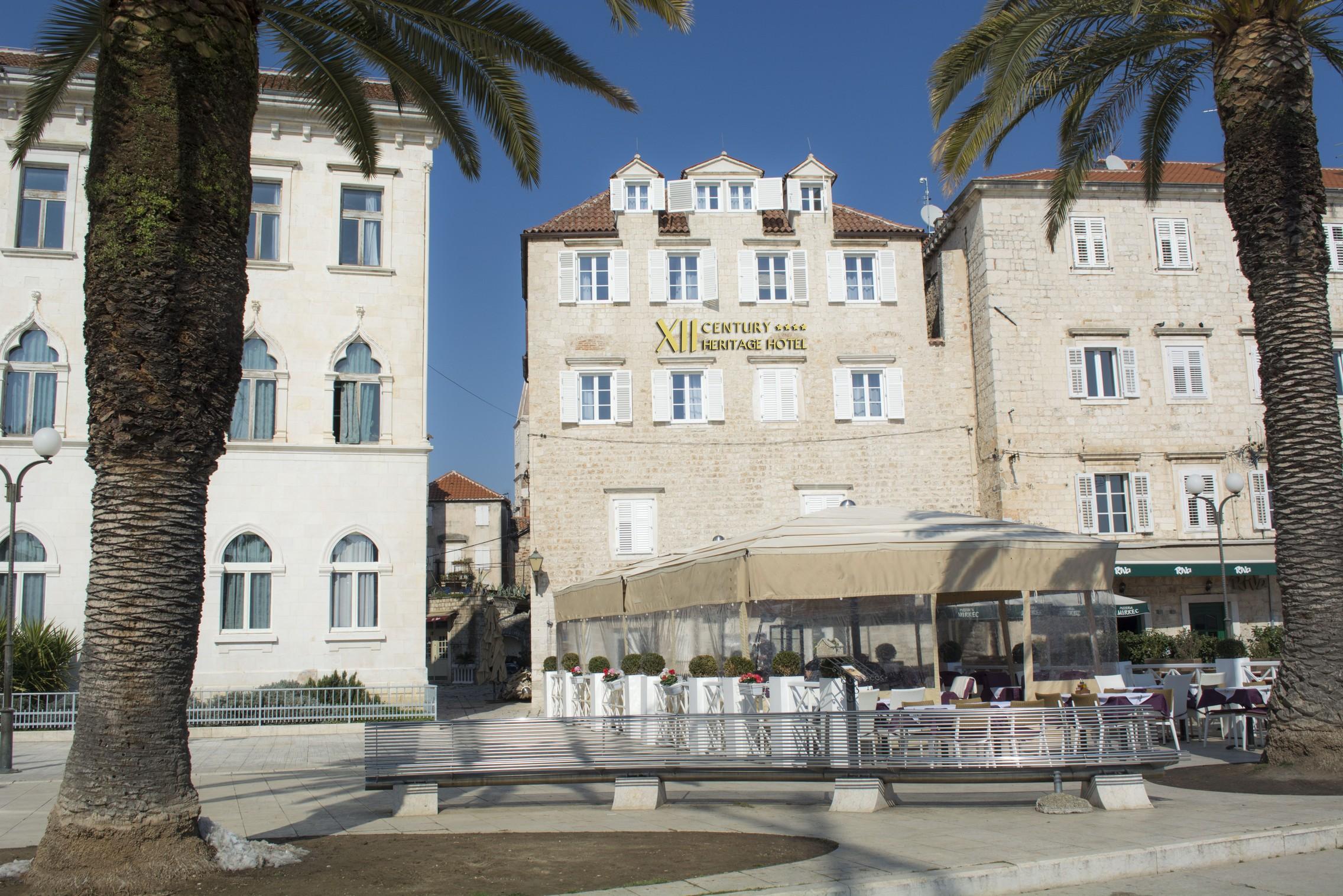 XII Century Heritage Hotel Трогир Екстериор снимка