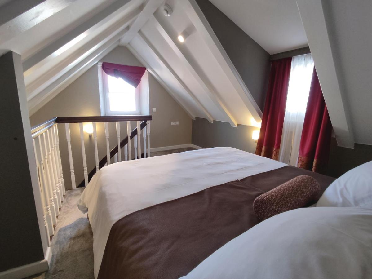 XII Century Heritage Hotel Трогир Екстериор снимка