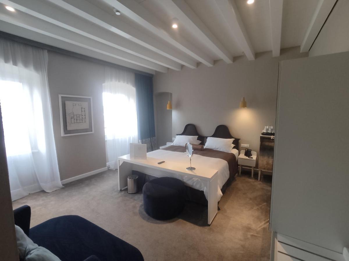 XII Century Heritage Hotel Трогир Екстериор снимка